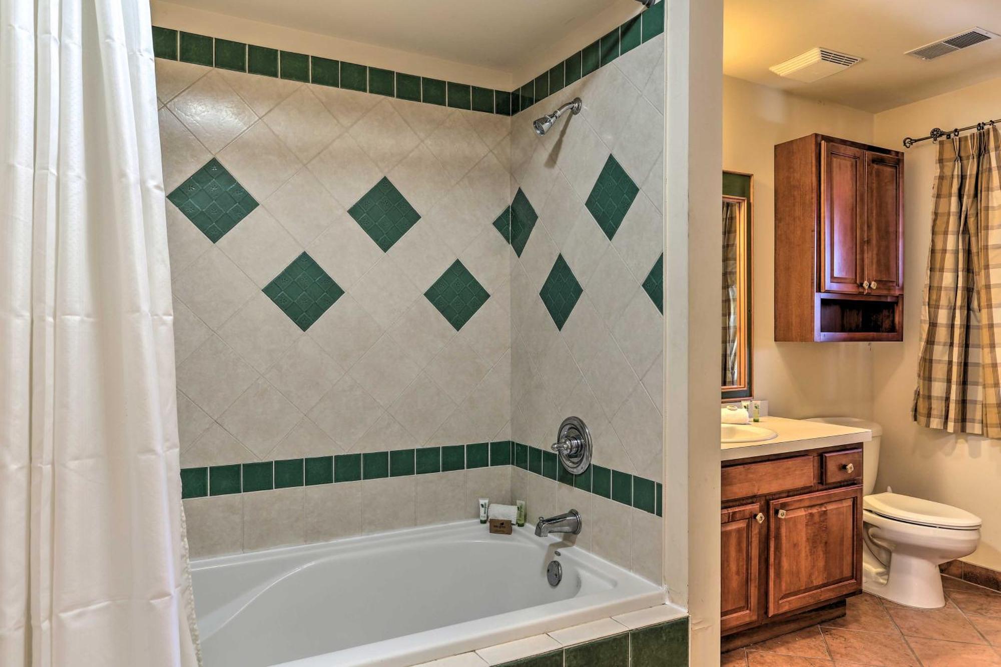 Mountain Creek Resort Home - Hot Tub And Pool Access Vernon Exterior photo